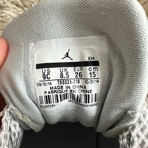 Retro unisex high-top Air Jordan, toddler size 9, grey mist/ fuchsia color. - Picture 5 of 8